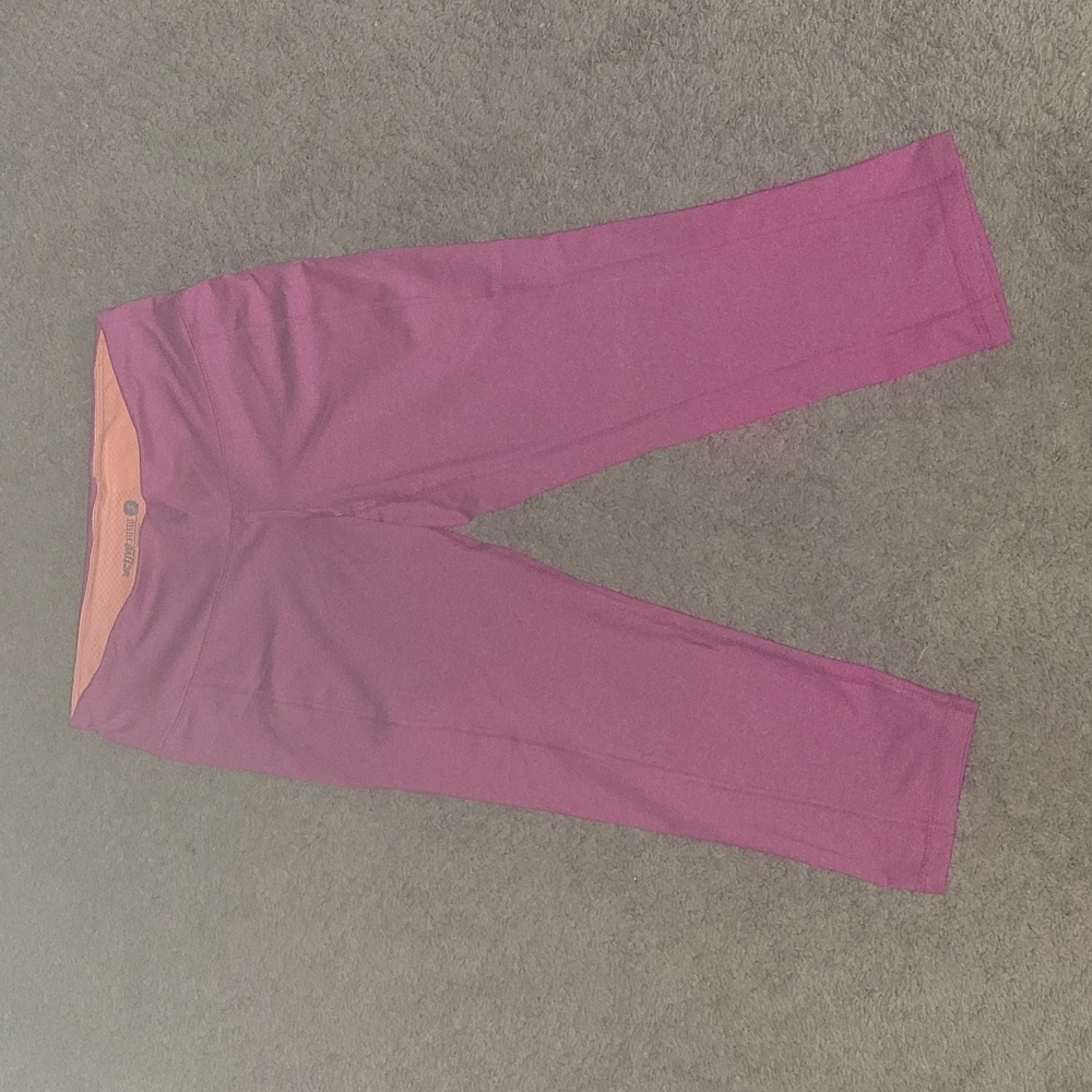 Size small Old Navy active capri leggings